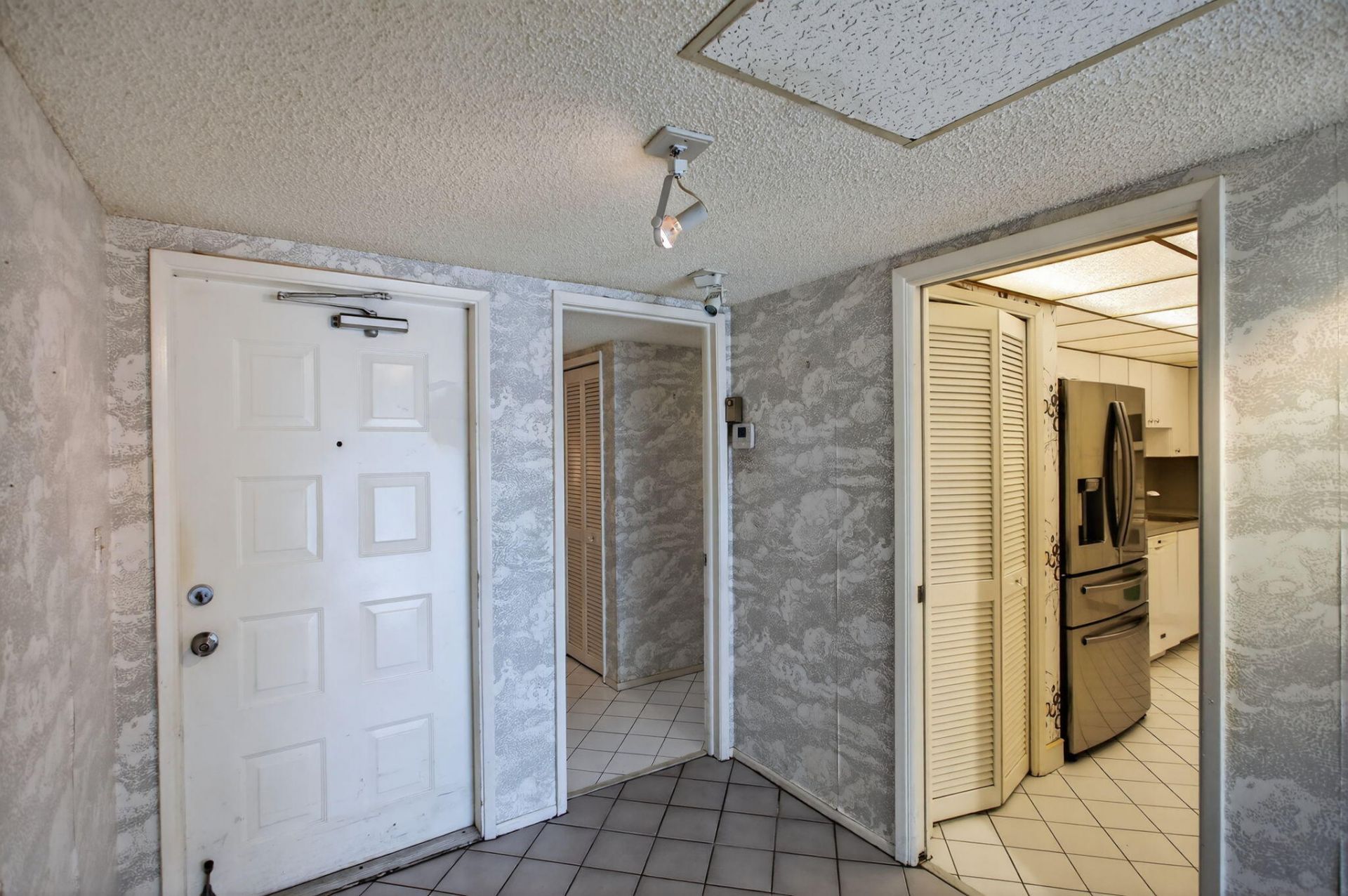 555 Oaks Lane, Unit 207, Pompano Beach, FL 33069 Photo