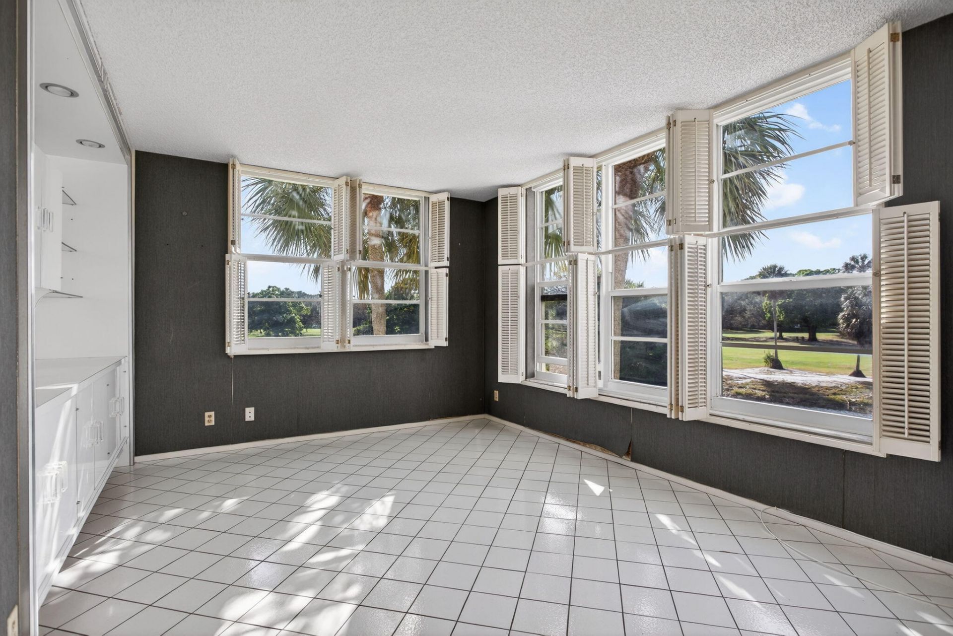 555 Oaks Lane, Unit 207, Pompano Beach, FL 33069 Photo