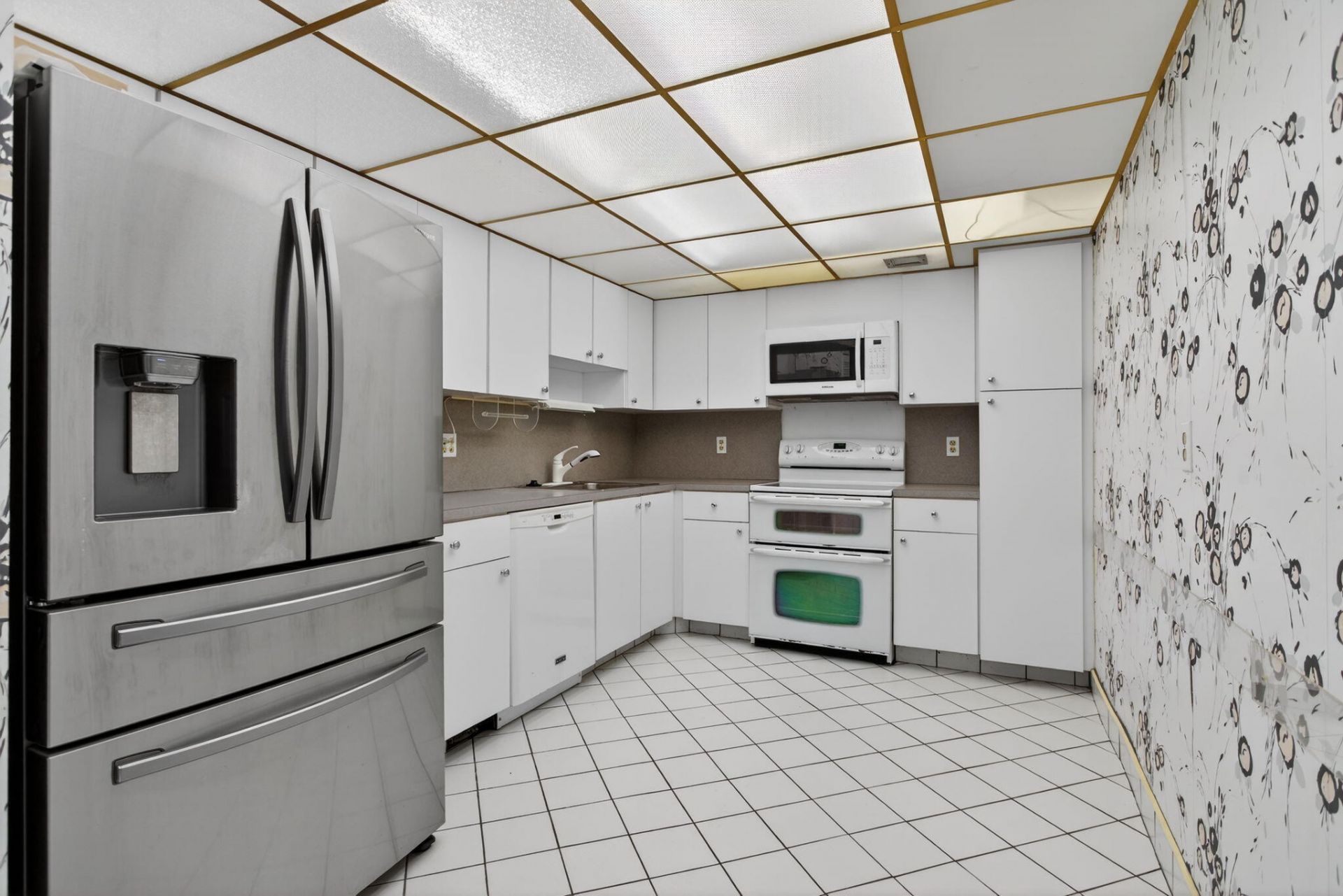 555 Oaks Lane, Unit 207, Pompano Beach, FL 33069 Photo