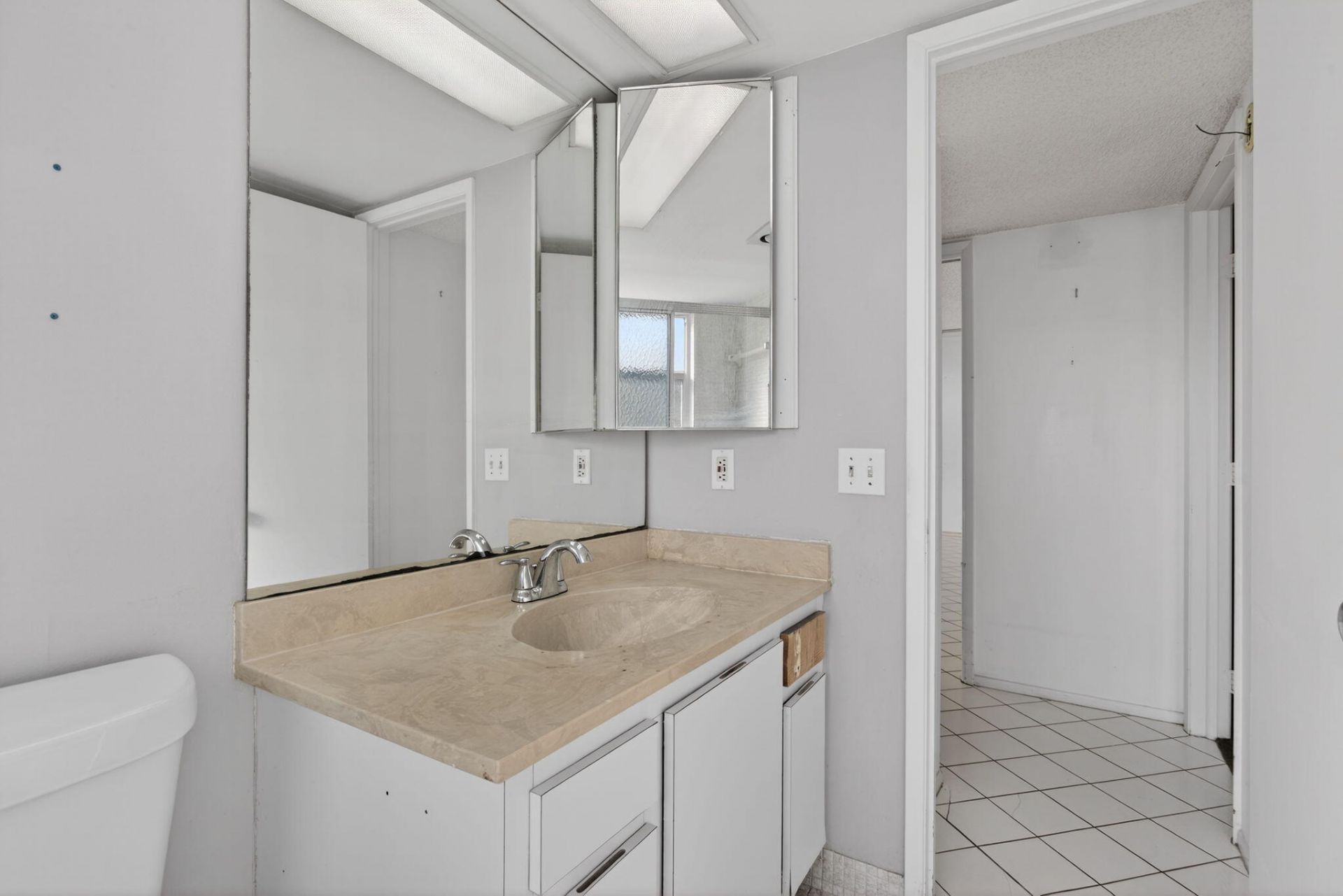 555 Oaks Lane, Unit 207, Pompano Beach, FL 33069 Photo