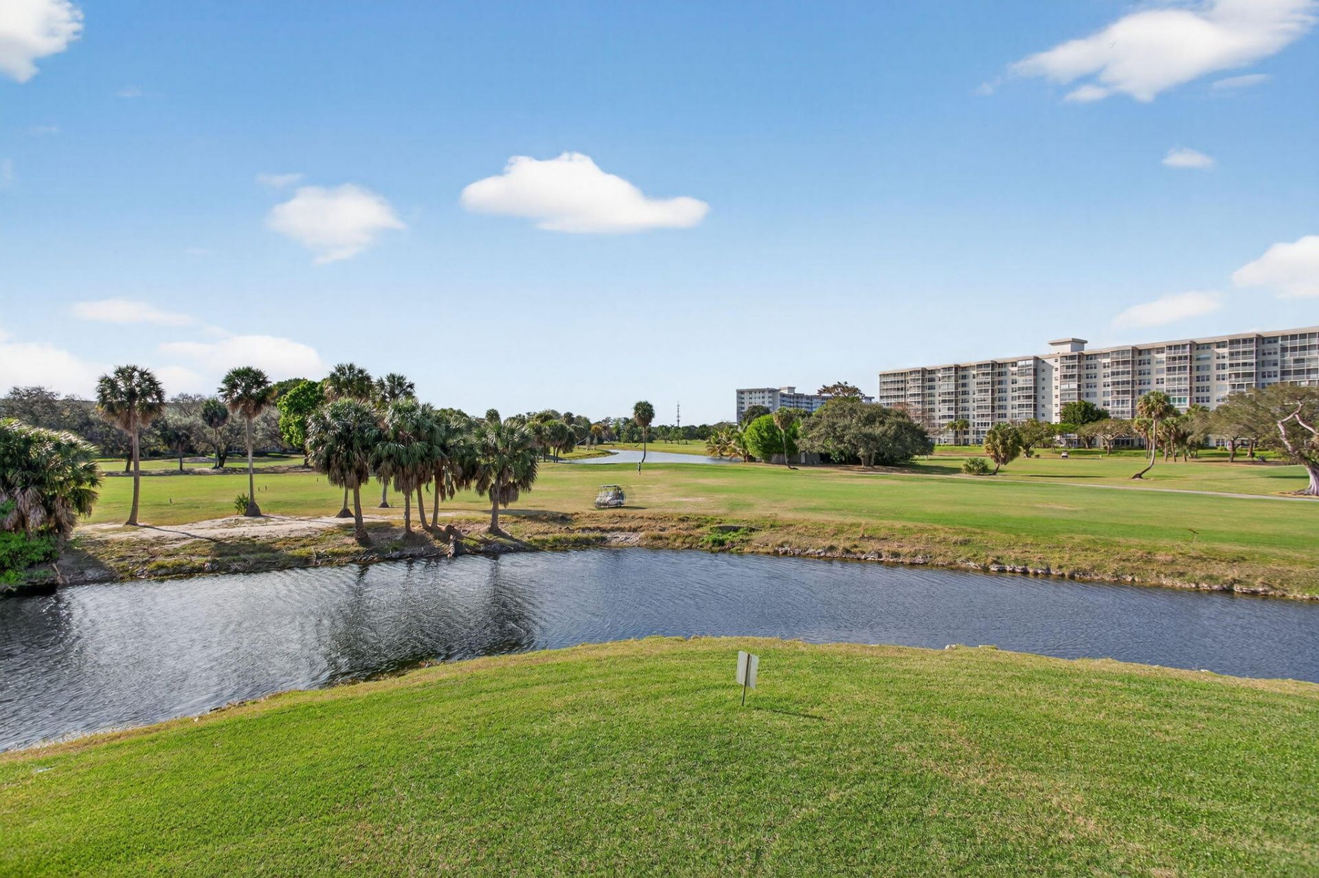 555 Oaks Lane, Unit 207, Pompano Beach, FL 33069 Photo