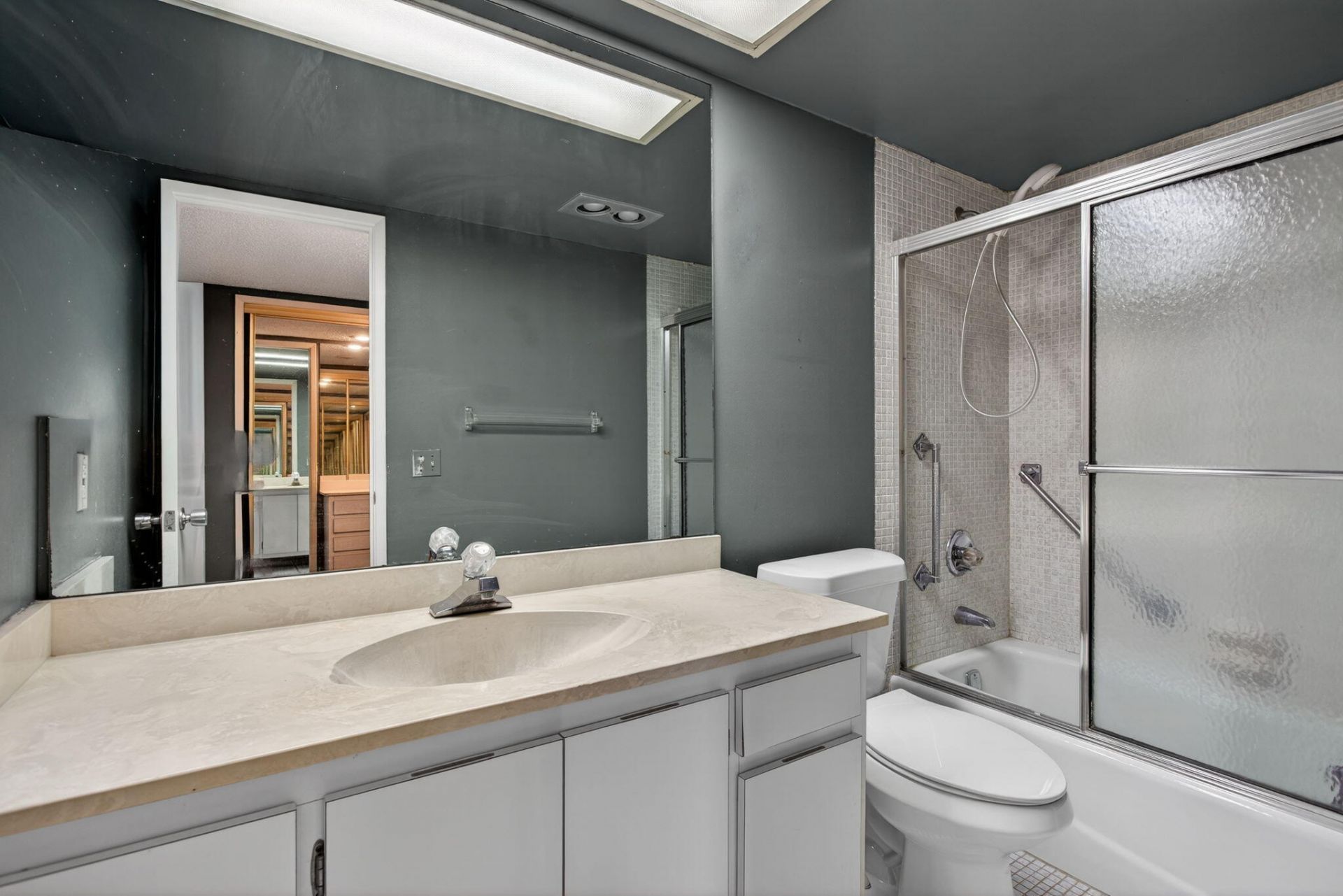 555 Oaks Lane, Unit 207, Pompano Beach, FL 33069 Photo