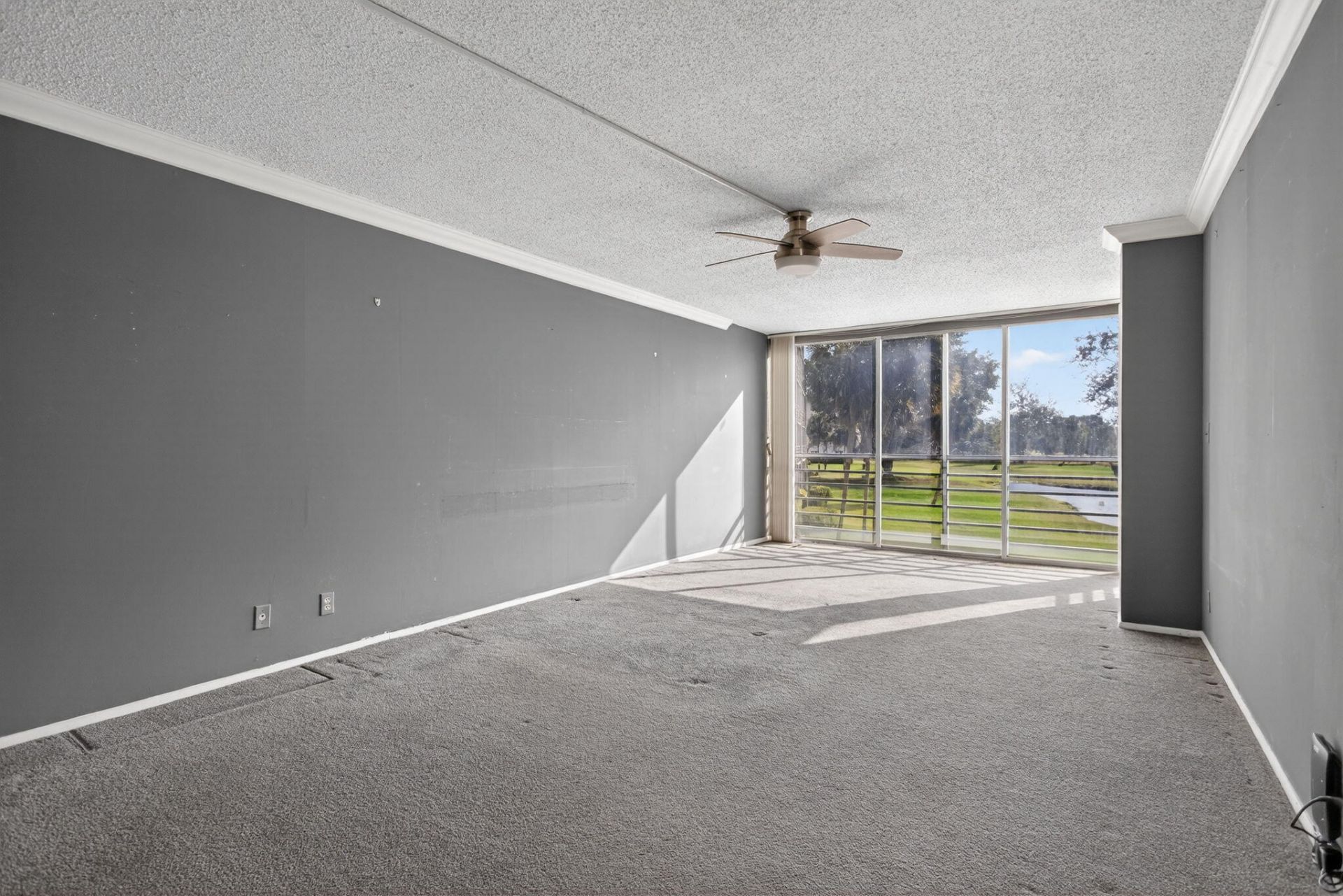 555 Oaks Lane, Unit 207, Pompano Beach, FL 33069 Photo