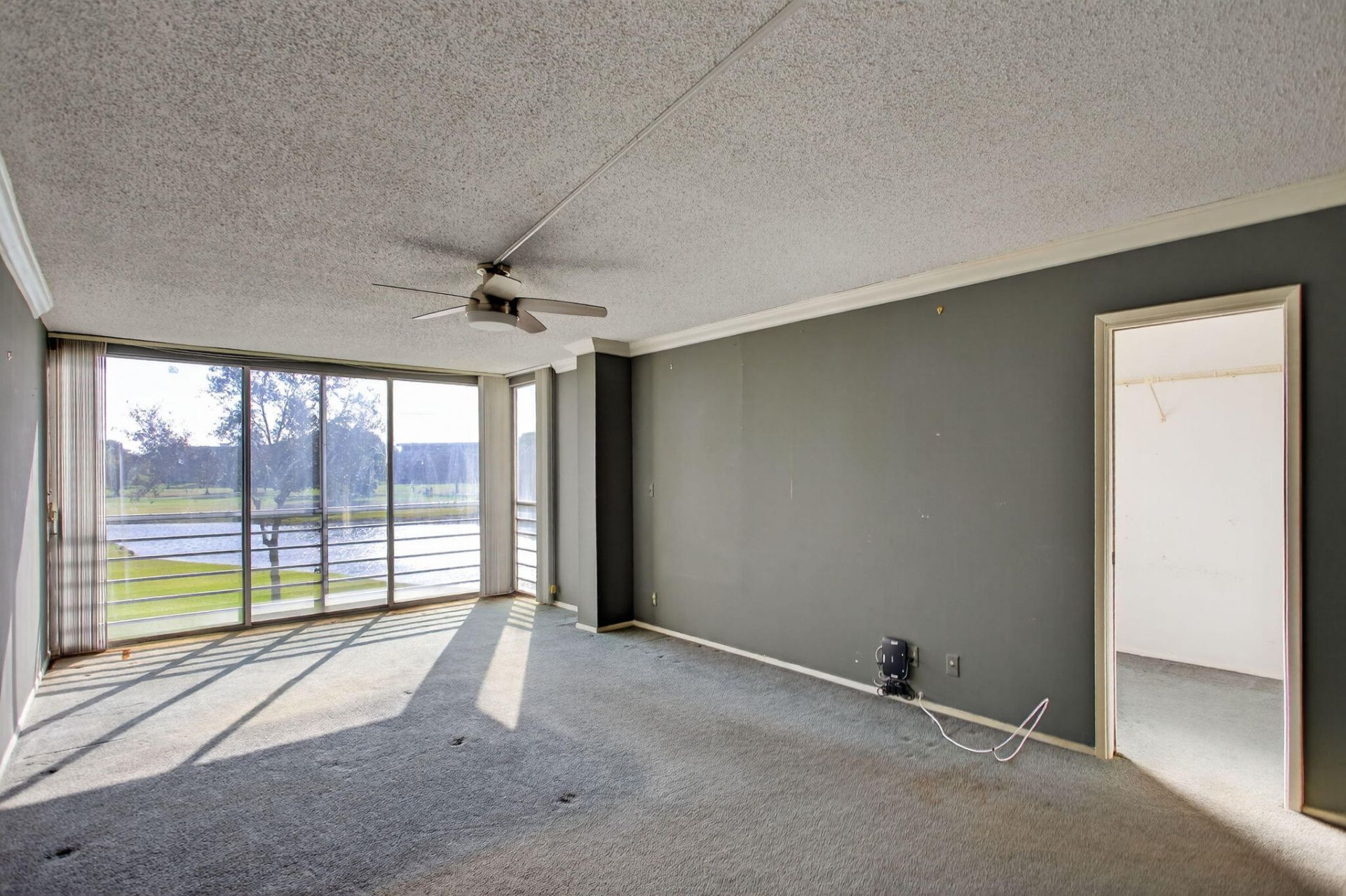 555 Oaks Lane, Unit 207, Pompano Beach, FL 33069 Photo