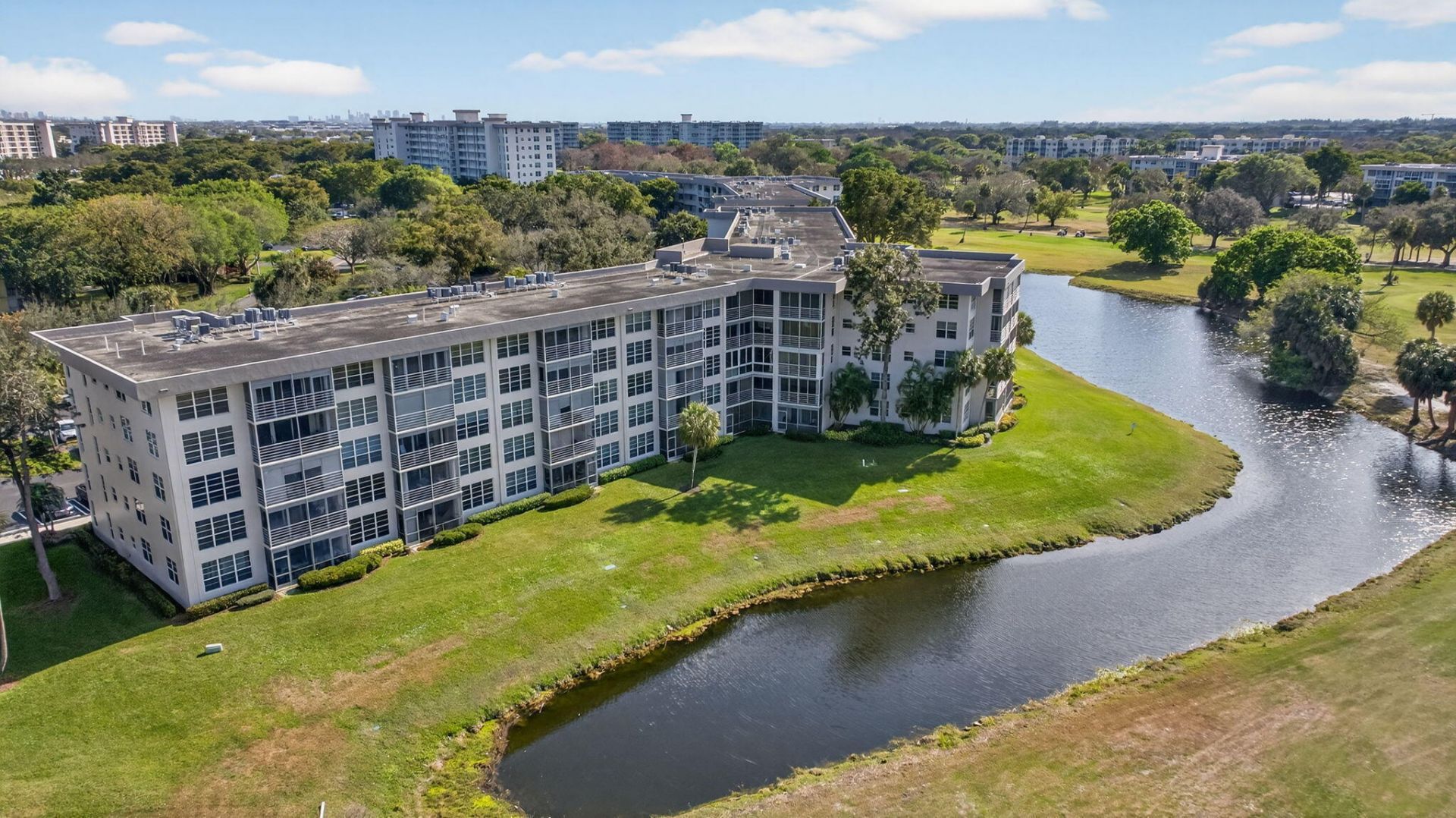 555 Oaks Lane, Unit 207, Pompano Beach, FL 33069 Photo