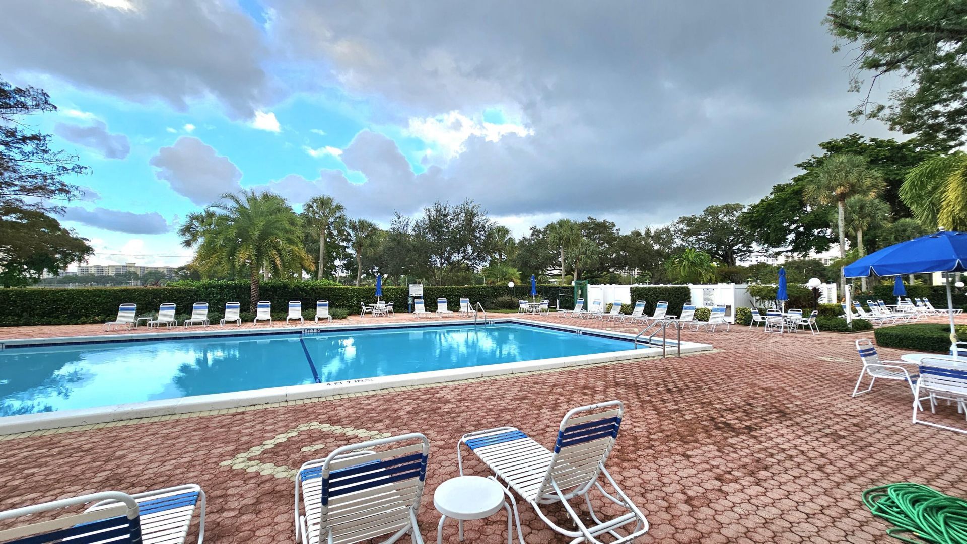 555 Oaks Lane, Unit 207, Pompano Beach, FL 33069 Photo