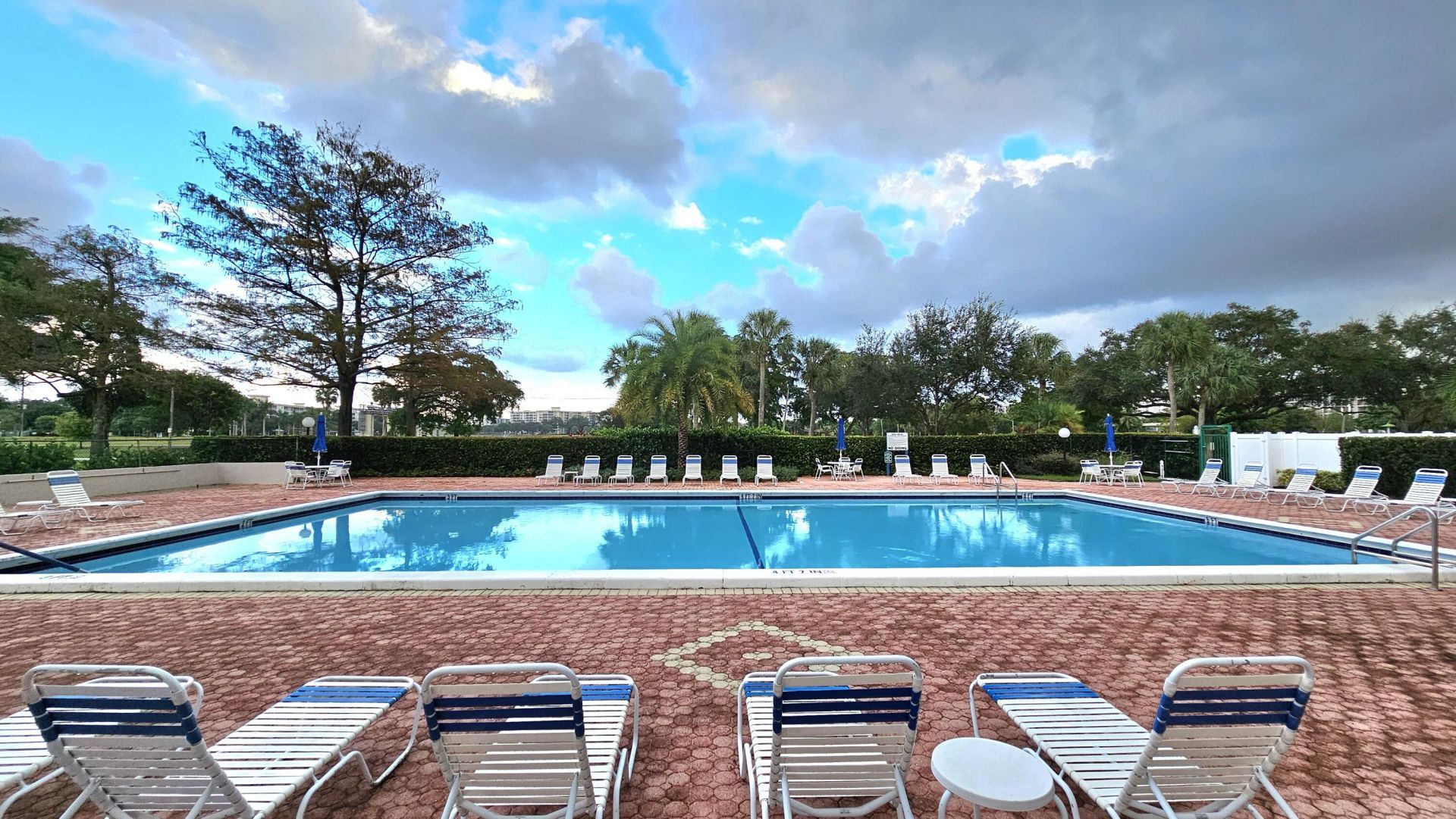 555 Oaks Lane, Unit 207, Pompano Beach, FL 33069 Photo