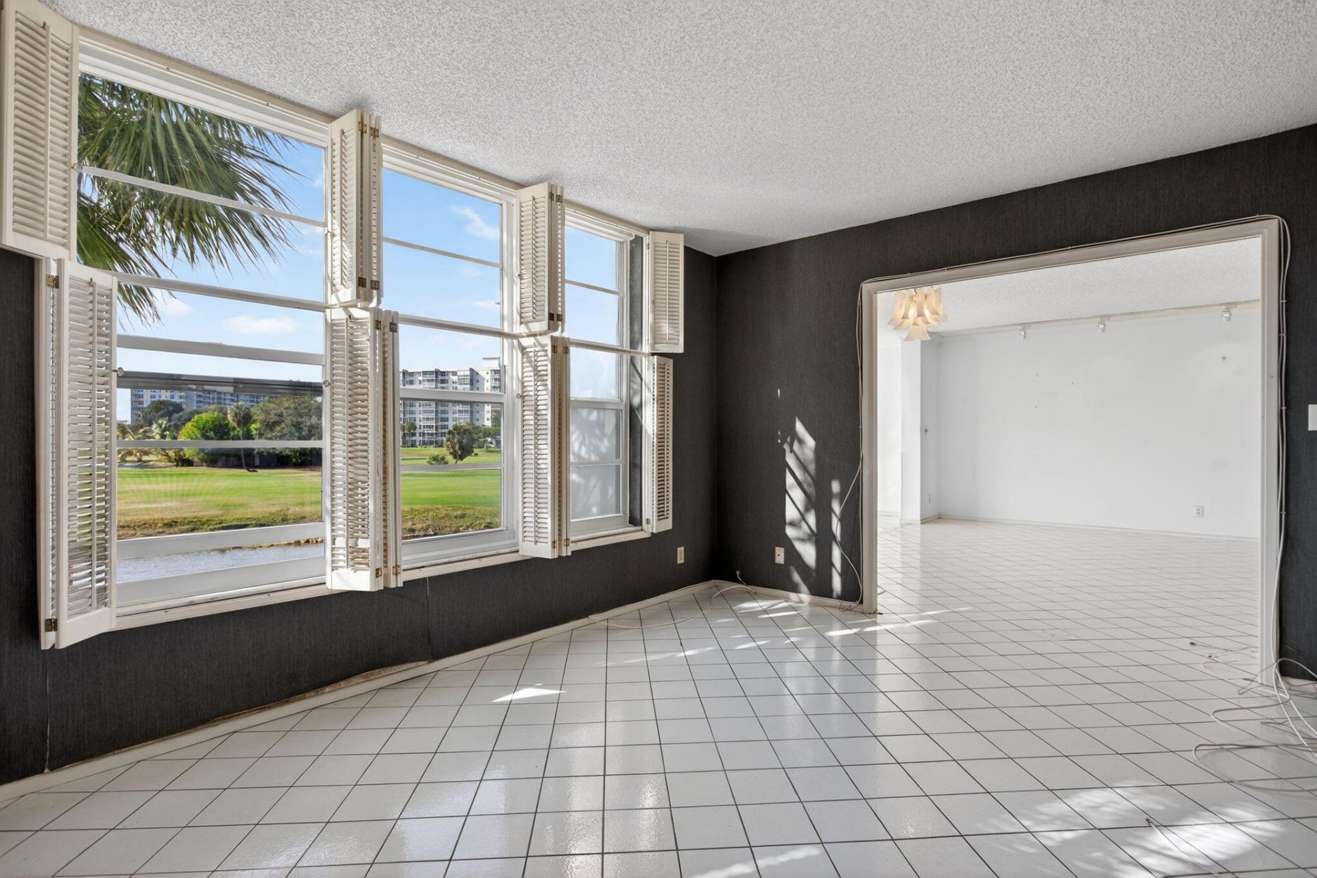 555 Oaks Lane, Unit 207, Pompano Beach, FL 33069 Photo