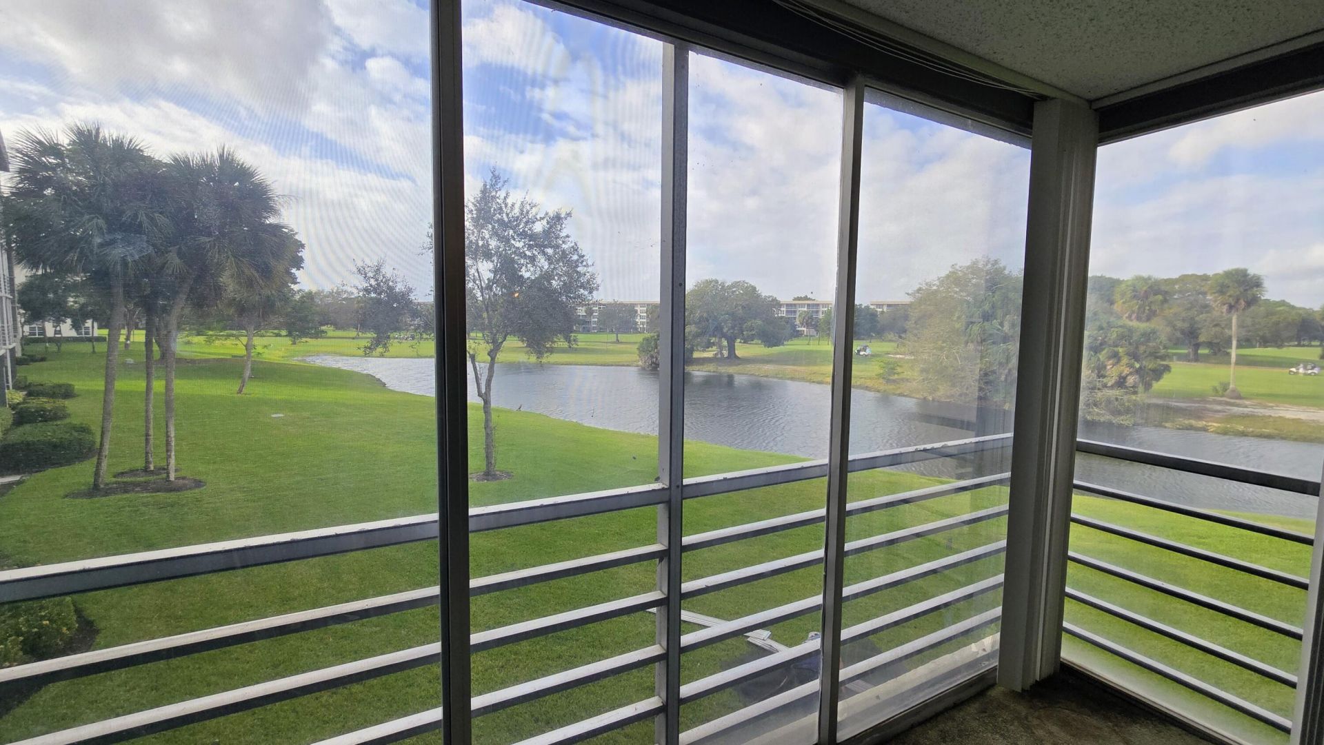 555 Oaks Lane, Unit 207, Pompano Beach, FL 33069 Photo