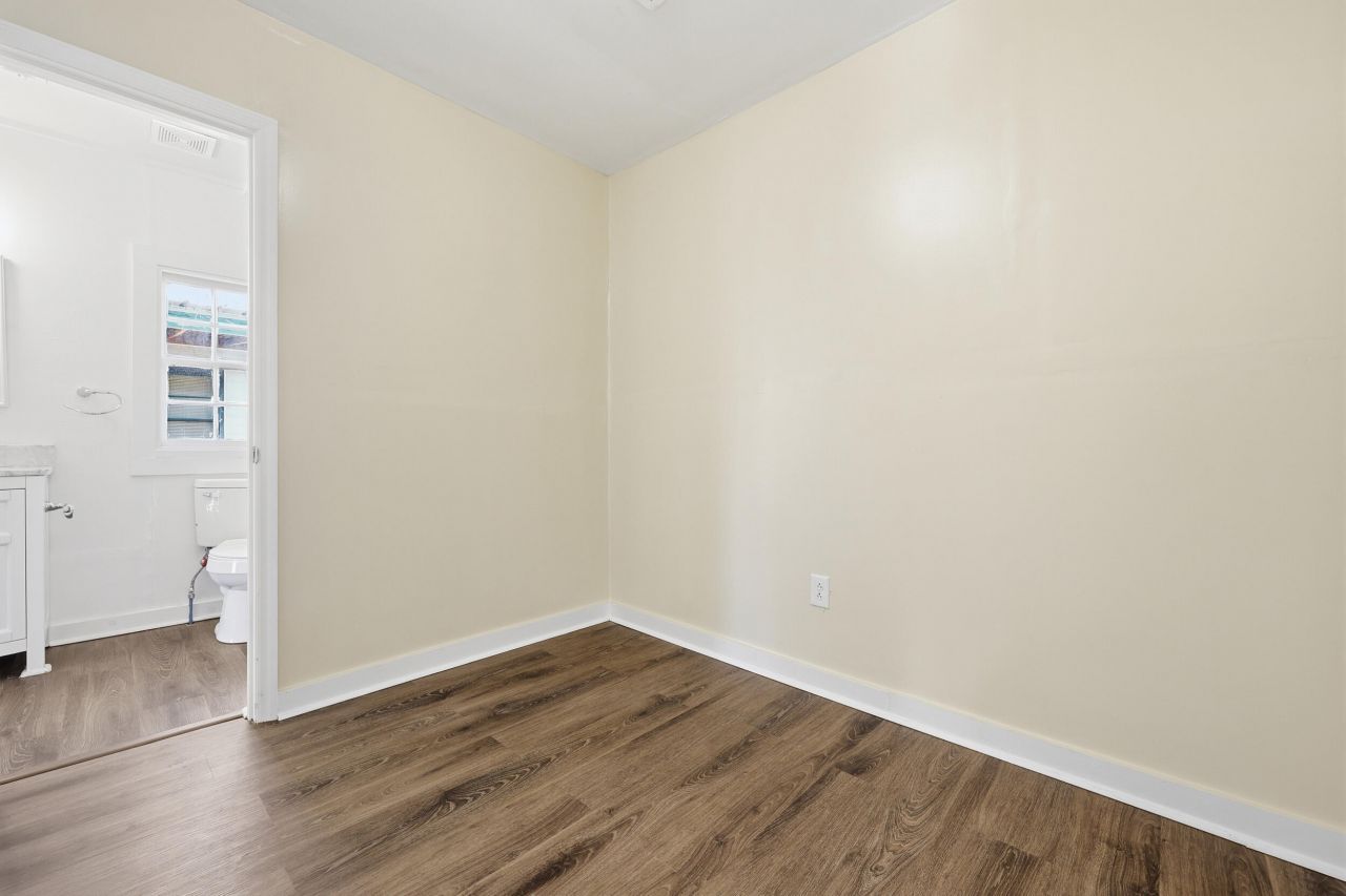 111 Carver Street Photo 15