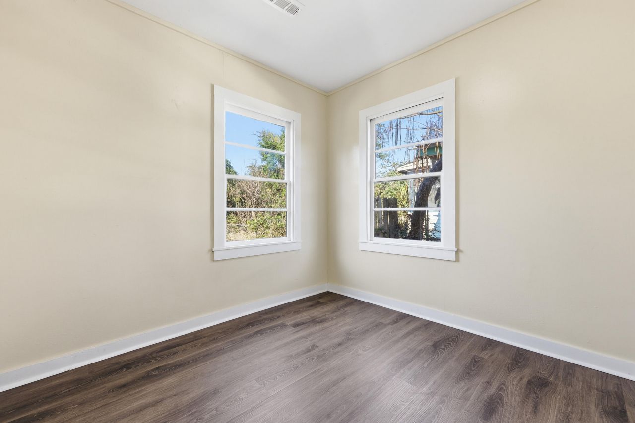 111 Carver Street Photo 19