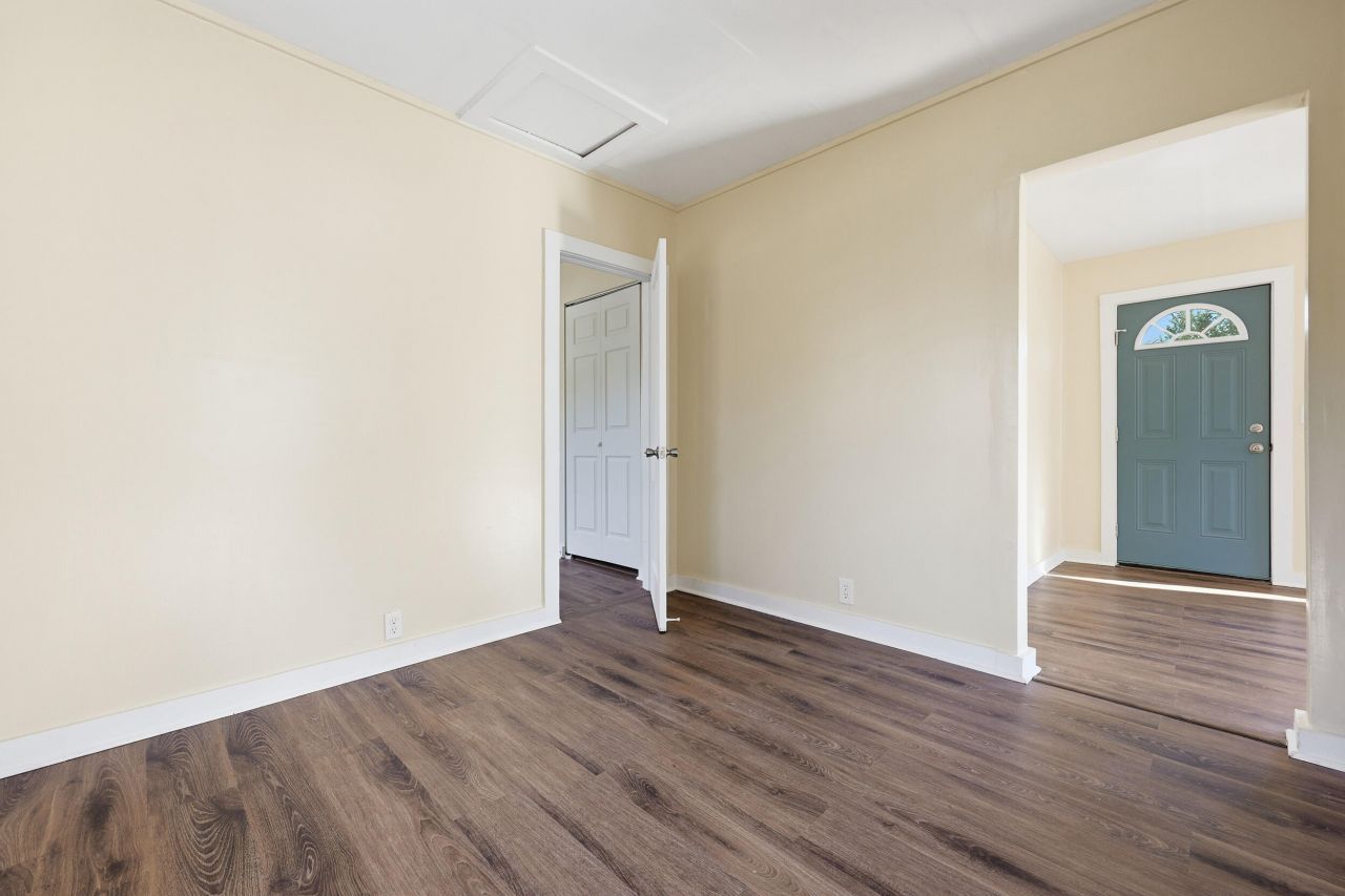 111 Carver Street Photo 8