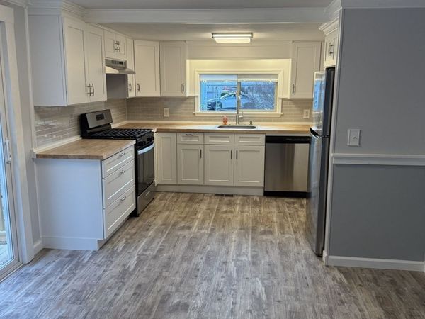 10 Willow Circle, Brimfield, MA 01010