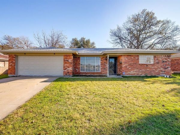 7325 Trimble Drive, Fort Worth, TX 76134