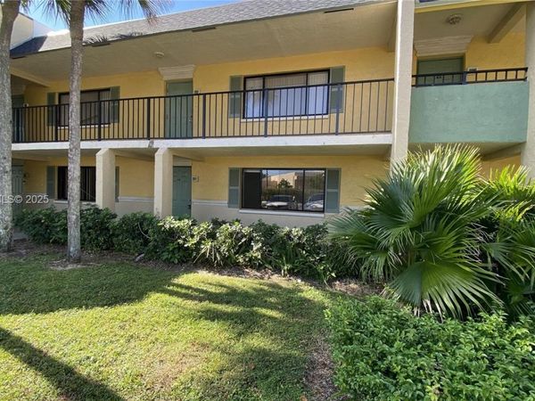 507 Meadows Cir, Unit 507, Boynton Beach, FL 33436