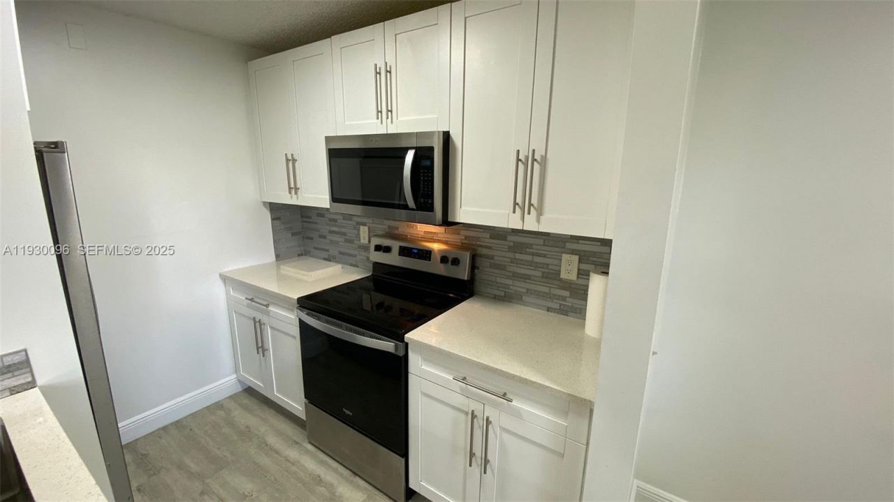 507 Meadows Cir, Unit 507, Boynton Beach, FL 33436 Photo