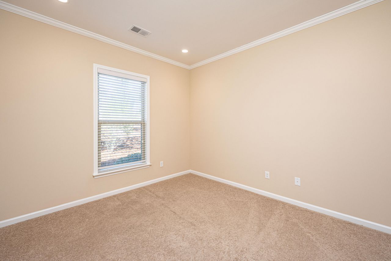 205 Maple Valley Road Photo 5