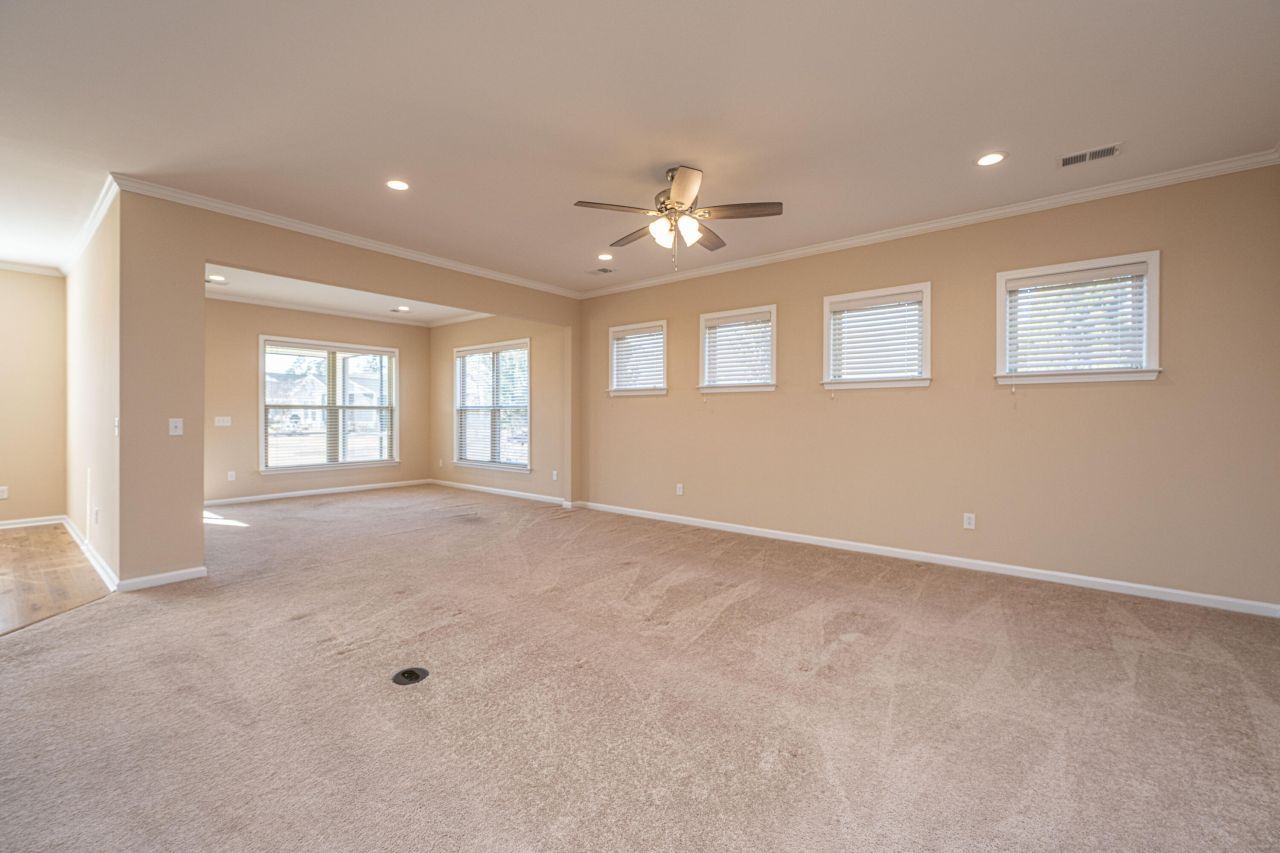 205 Maple Valley Road Photo 7