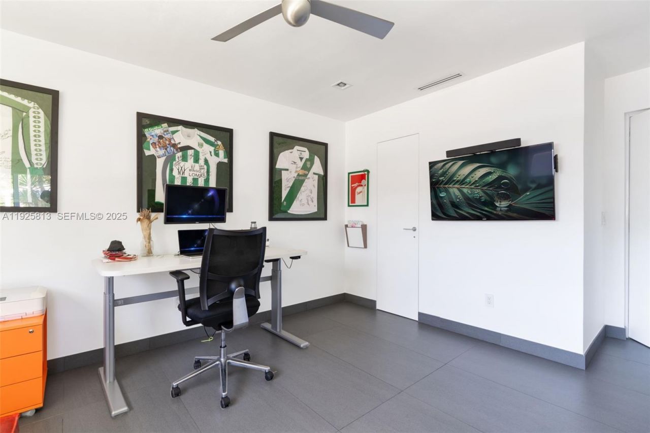 501 NE 51st St, Miami, FL 33137 Photo