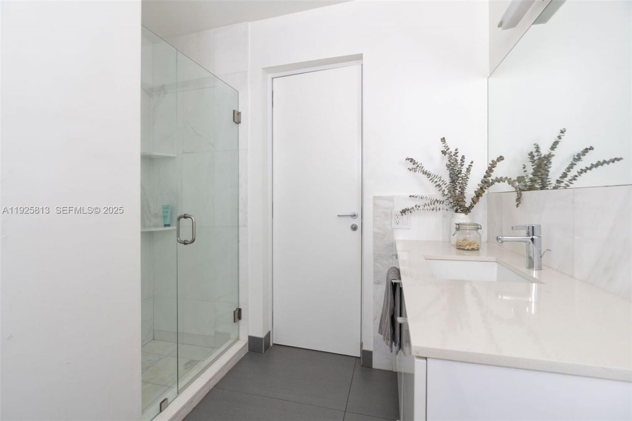 501 NE 51st St, Miami, FL 33137 Photo