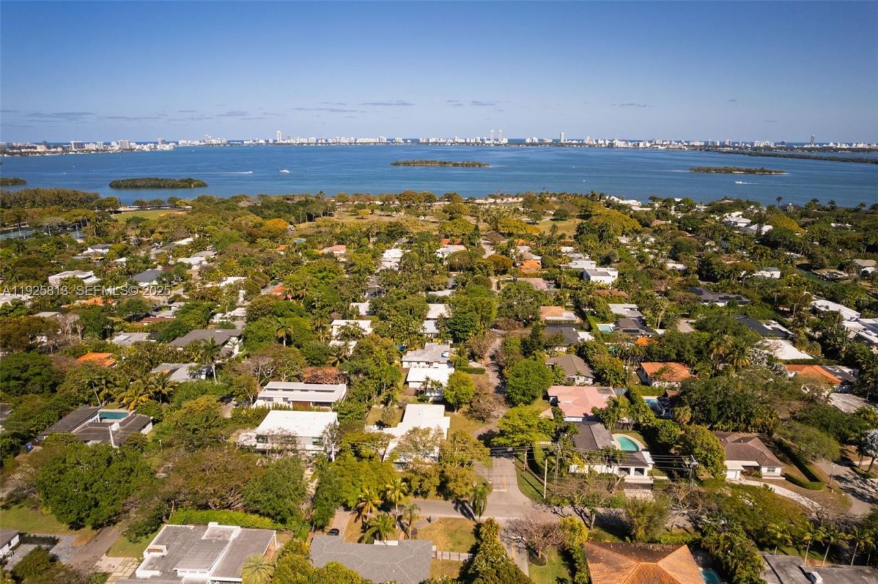 501 NE 51st St, Miami, FL 33137 Photo