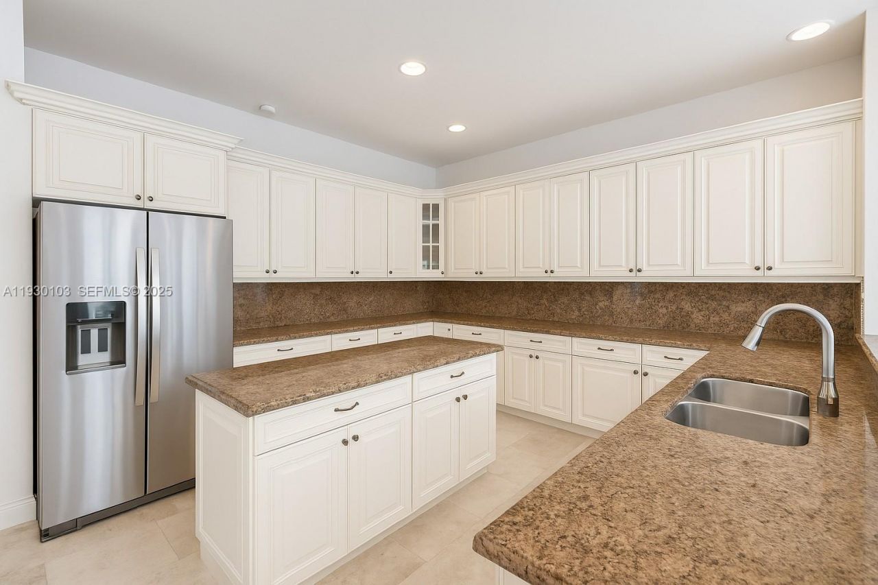 1490 Cleveland Rd, Miami Beach, FL 33141 Photo