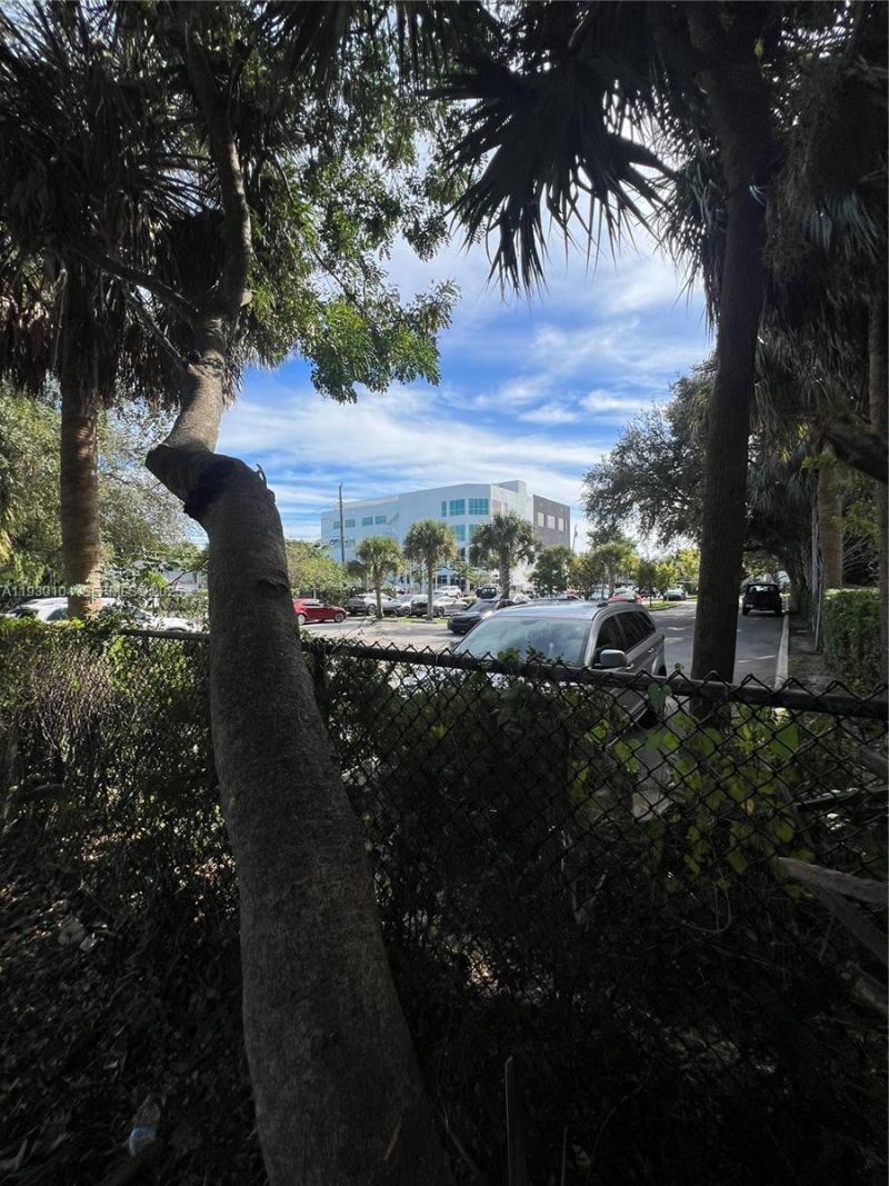 633 NW 14th Ter, Fort Lauderdale, FL 33311 Photo