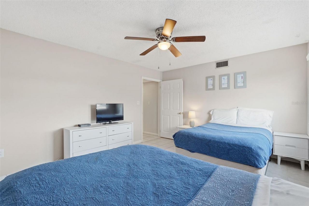 17450 Gulf Boulevard, Unit 104, Redington Shores, FL 33708 Photo