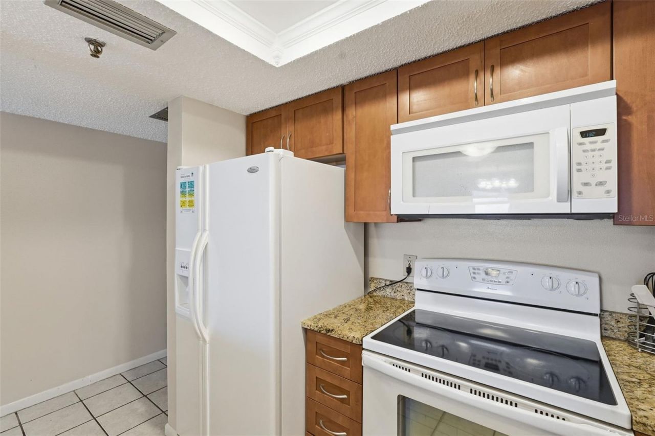 17450 Gulf Boulevard, Unit 104, Redington Shores, FL 33708 Photo