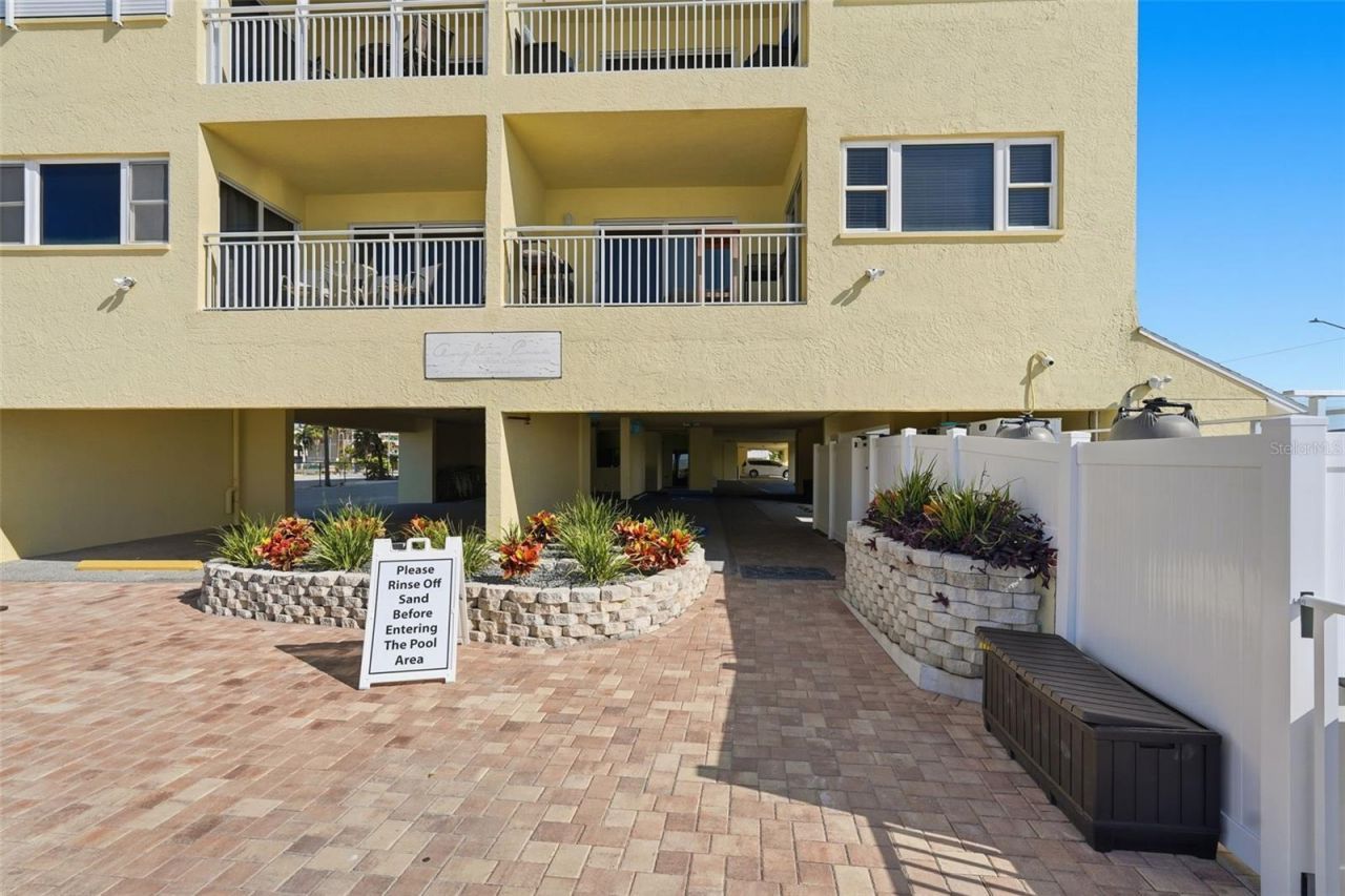 17450 Gulf Boulevard, Unit 104, Redington Shores, FL 33708 Photo