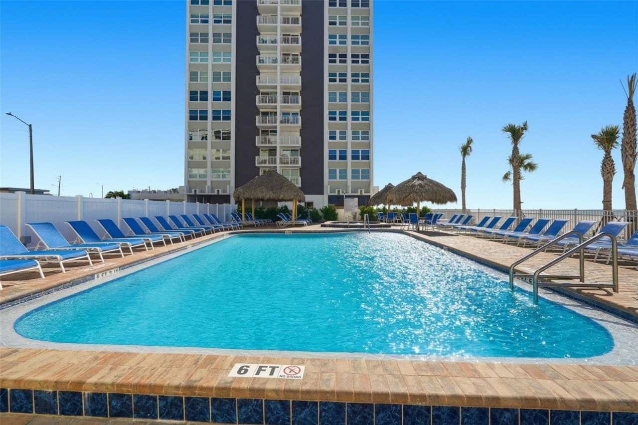 17450 Gulf Boulevard, Unit 104, Redington Shores, FL 33708 Photo