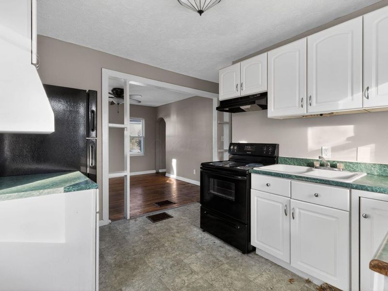 2131 Argyle Drive, Columbus, OH 43219 Photo 10