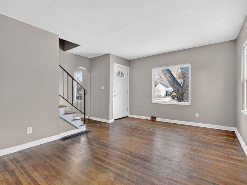 2131 Argyle Drive, Columbus, OH 43219 Photo 4