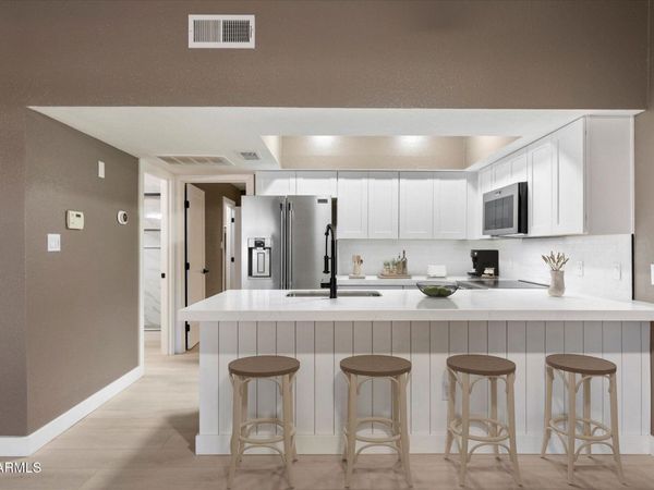 3207 W LOMA Lane, Unit 5, Phoenix, AZ 85051