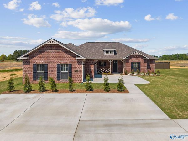 2000 Stonewater Street, Decatur, AL 35603