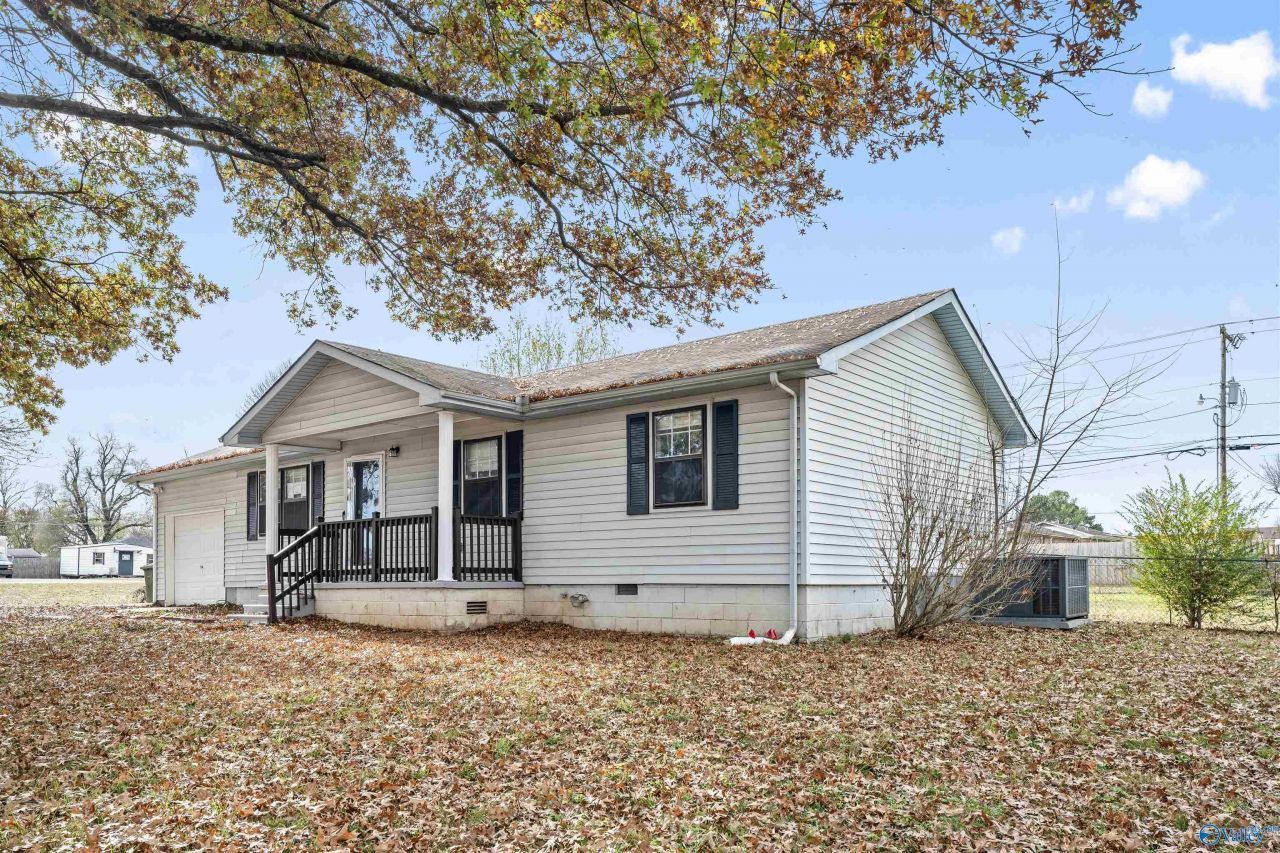 302 Glendale Avenue, Muscle Shoals, AL 35661 Main Photo