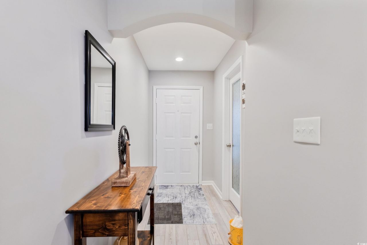 830 Fairway Dr. Photo 5