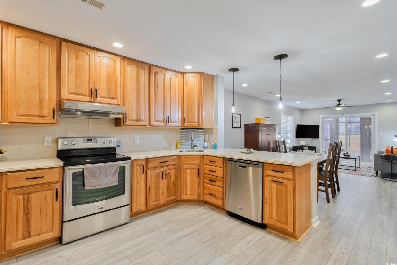 830 Fairway Dr. Photo 7