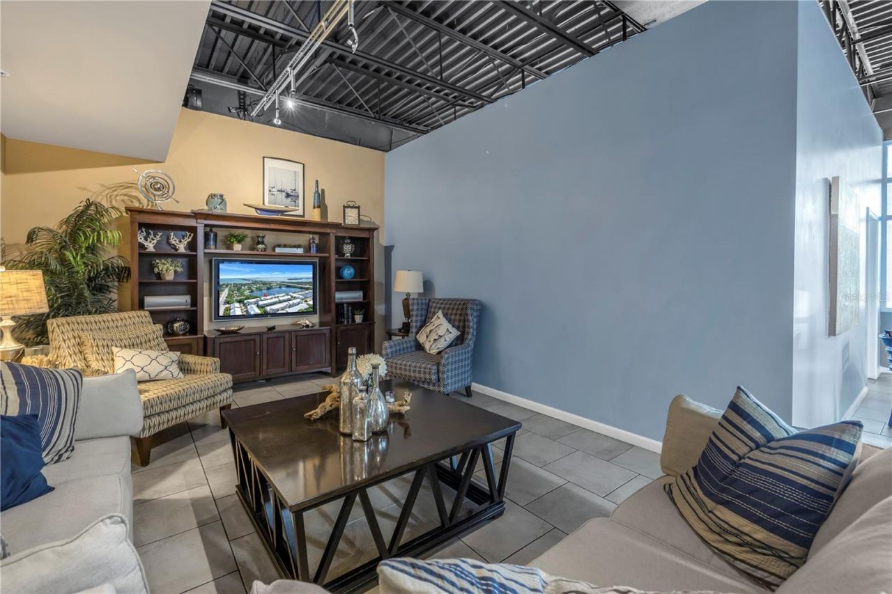 5930 Anchorage Way S, Saint Petersburg, FL 33712 Photo