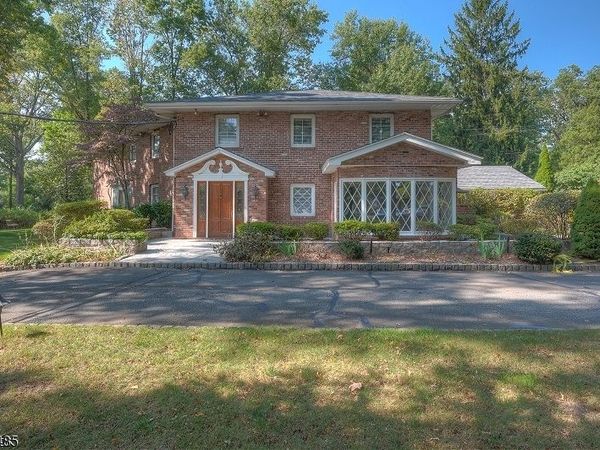 218 Devon Rd, Essex Fells, NJ 07021