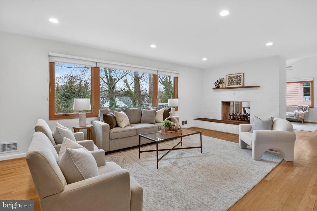 6104 Robinwood Road, Bethesda, MD 20817 Main Photo