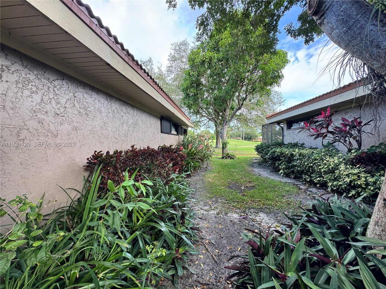 2001 S Saint Andrews Rd, Unit 121, Hollywood, FL 33021 Photo