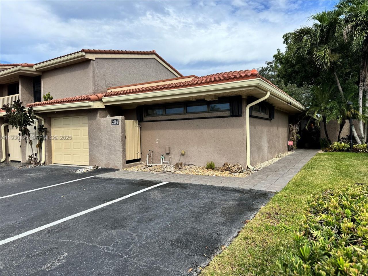 2001 S Saint Andrews Rd, Unit 121, Hollywood, FL 33021 Photo