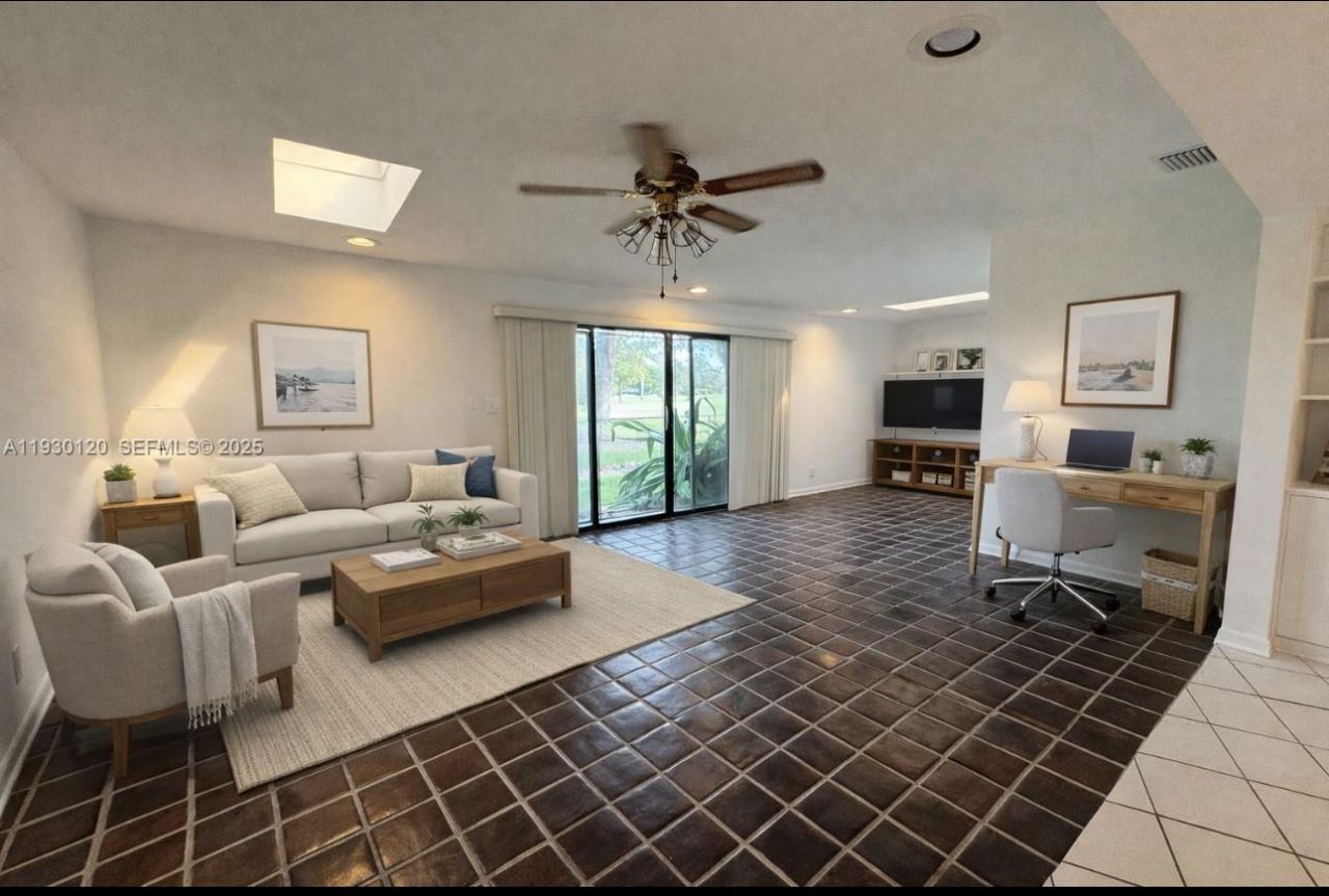 2001 S Saint Andrews Rd, Unit 121, Hollywood, FL 33021 Photo