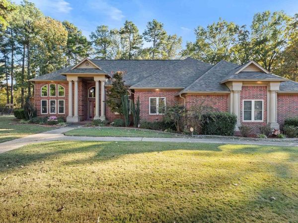 6516 Wuthering Heights Lane, Texarkana, AR 71854