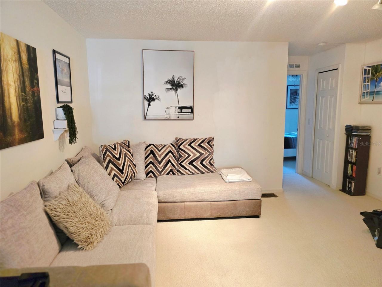 4607 Ashburn Square Drive, Tampa, FL 33610 Photo