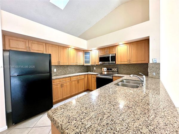 3030 NW 116th Ave, Coral Springs, FL 33065