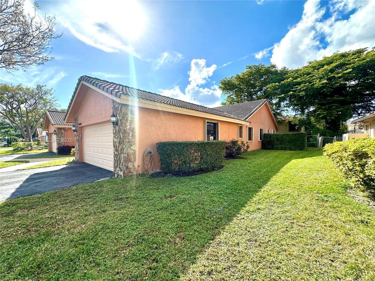 3030 NW 116th Ave, Coral Springs, FL 33065 Photo