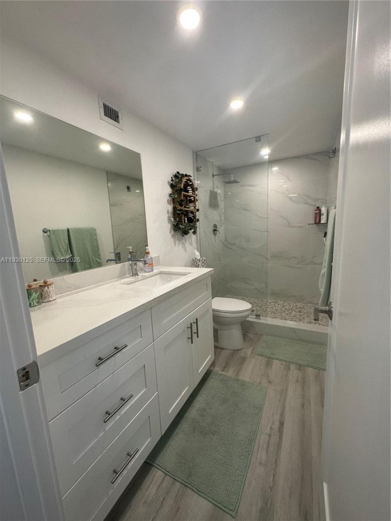 3800 S Ocean Dr, Unit 1812, Hollywood, FL 33019 Photo