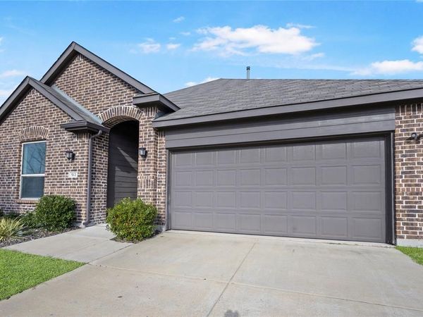 512 Mccoy Drive, Van Alstyne, TX 75495